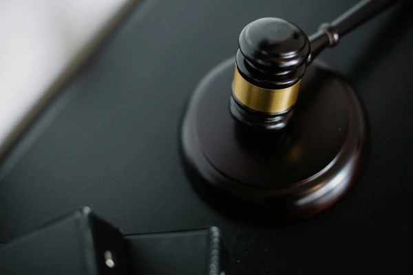 Succes în camera preliminară: DIICOT, obligată să clarifice acuzațiile pentru stabilirea obiectului și limitelor judecății